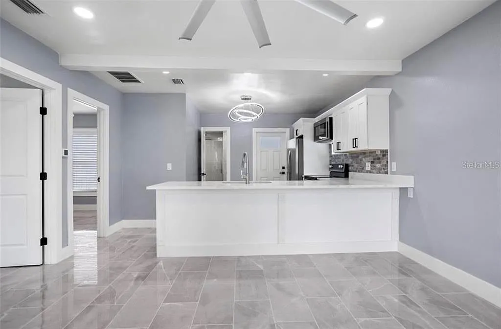 2 bed, 1.0 bath, 624 sqft, $2,550 — Photo 2