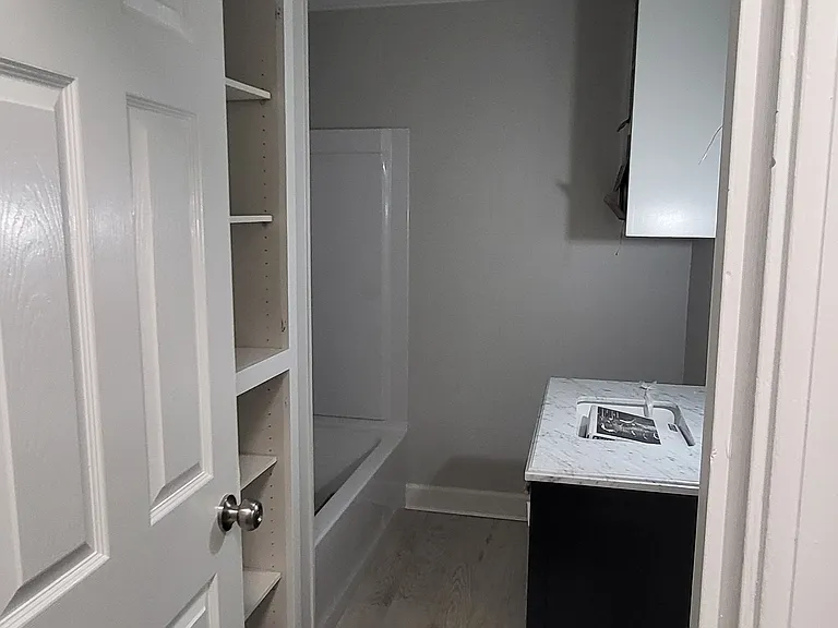 1103 Marie Antoinette St — Photo 6