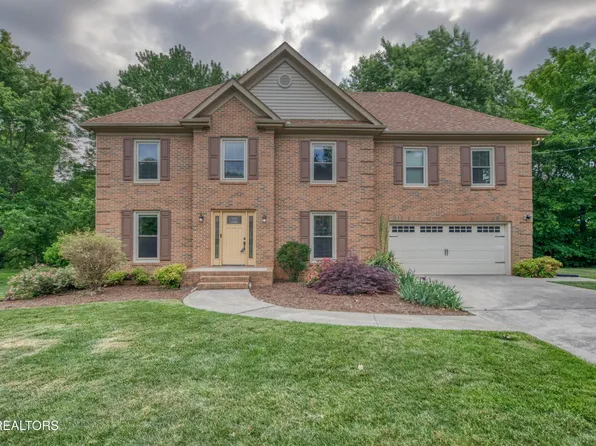 8901 Straw Flower Dr, Knoxville, TN 37922