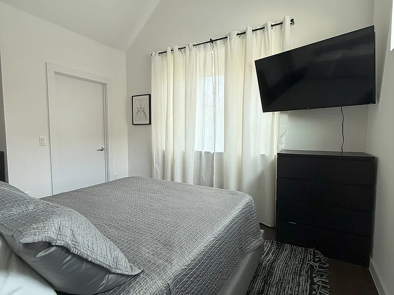 1917 E M Franklin Ave — Photo 11