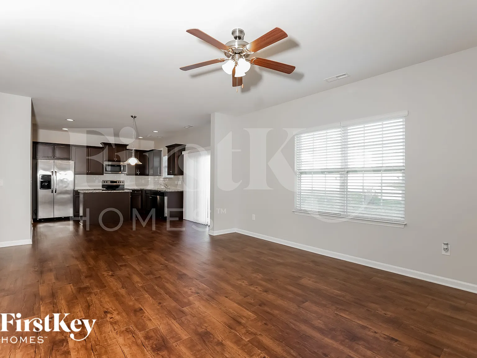 3 bed, 2.5 bath, 2292 sqft, $2,075 — Photo 3