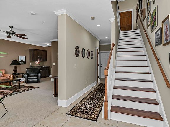 4th image of 1127 Williams St