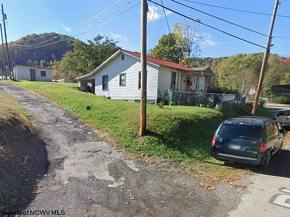 3rd image of 245 Riverside Dr