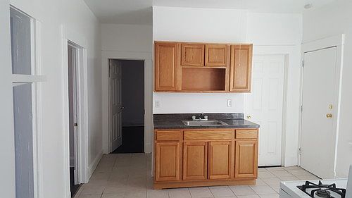 2nd image of 7 Bodwell St