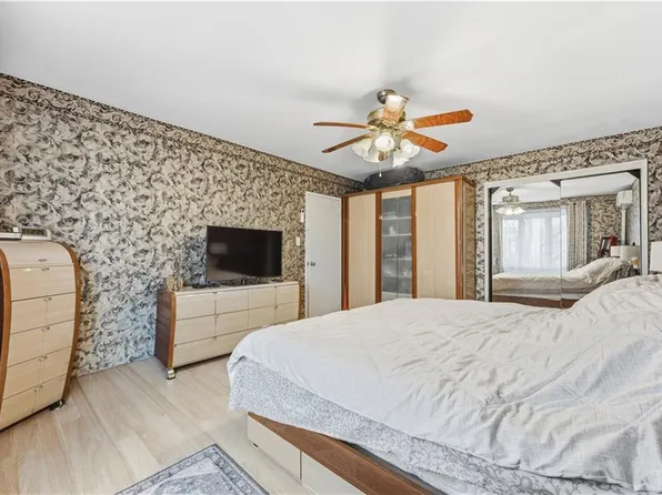 2666 Brown Street image 19 of 37