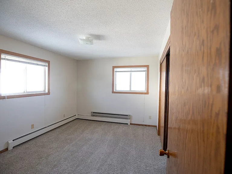 1311 University Dr N — Photo 6