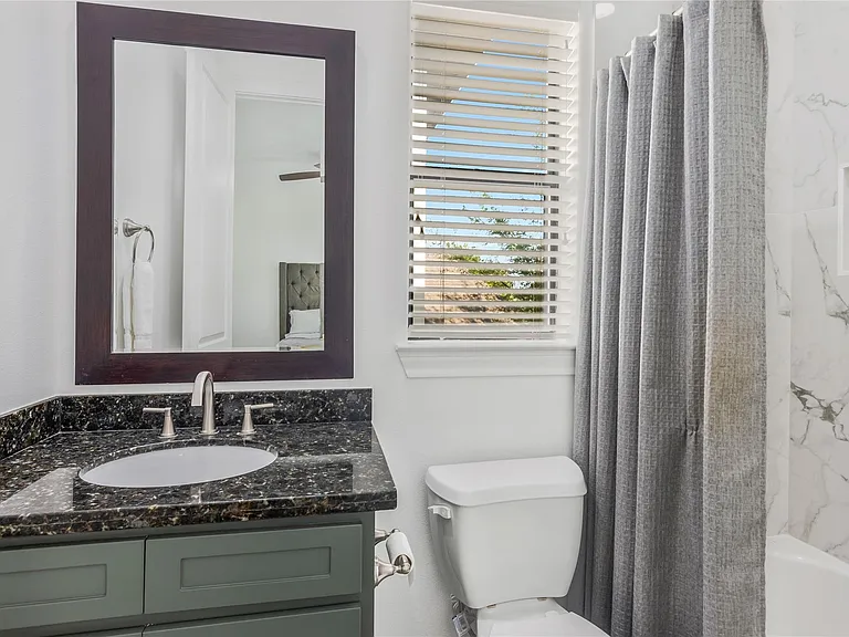 8817 Lakeshore Bend Dr — Photo 24