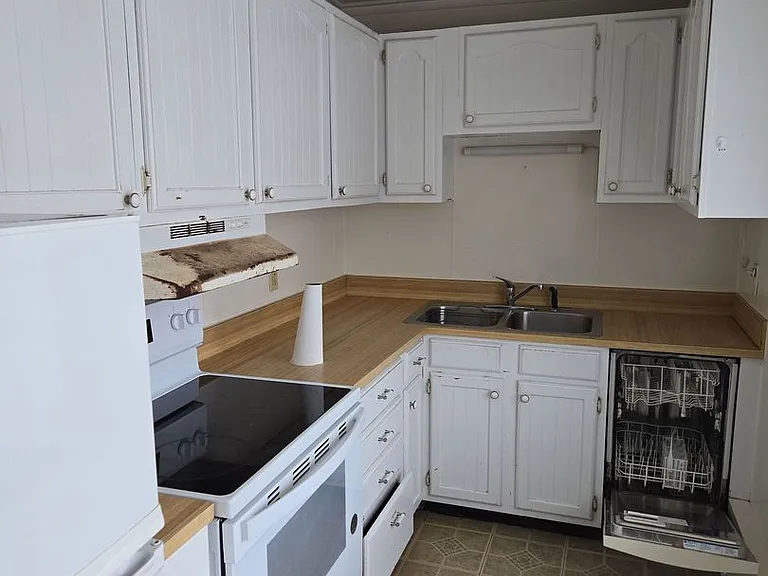 115 S Potomac St — Photo 16