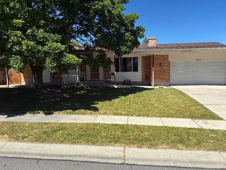 3838 S Sunnyvale Dr — Photo 1