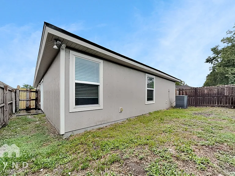 7352 Townsend Village Ln — Photo 18