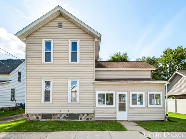 108 S Michigan Ave, Vicksburg, MI 49097