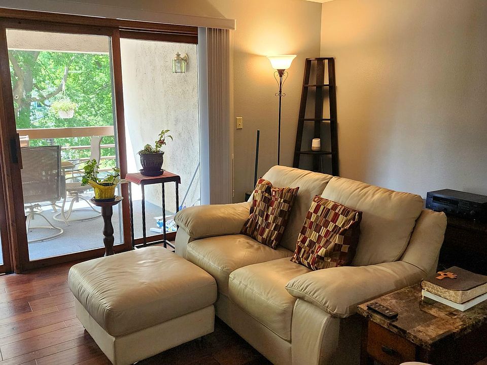 1st image of 520 5th St SW Unit 217