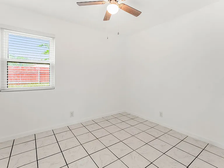 2501 Teri Rd #B — Photo 9