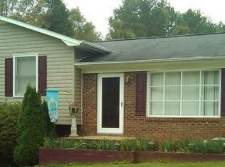 422 Oakwood Rd, Lexington, NC 27292