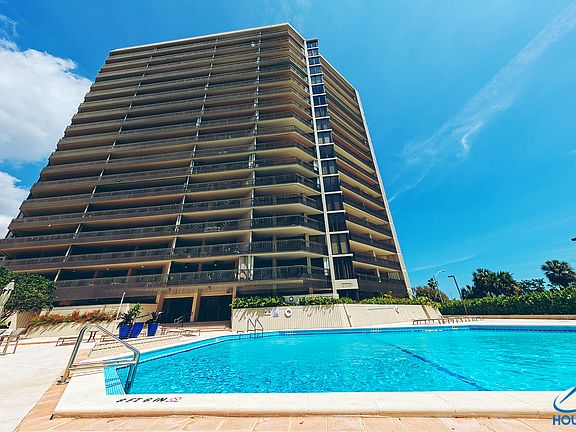 4th image of 2901 S Bayshore Dr APT 4D
