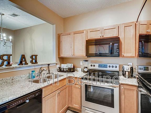 4th image of 3612 Ginnis Cir SW Unit 4