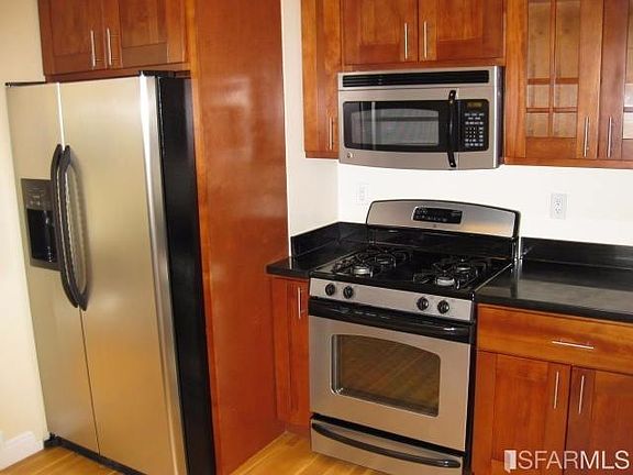 3rd image of 178 Albion St #188