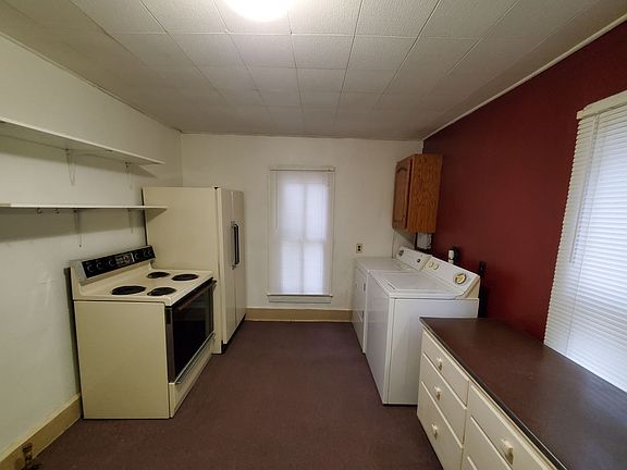 2nd image of 720 Lincoln Ave