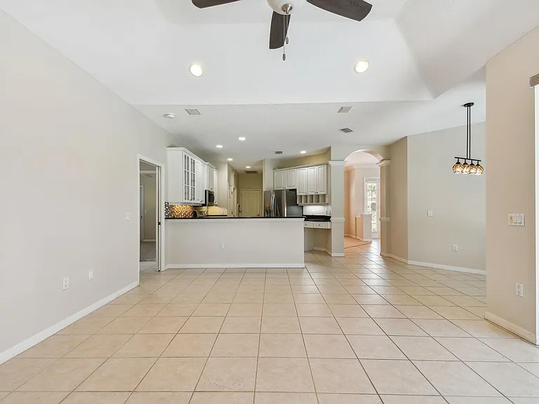 6815 Honeysuckle Trl — Photo 17