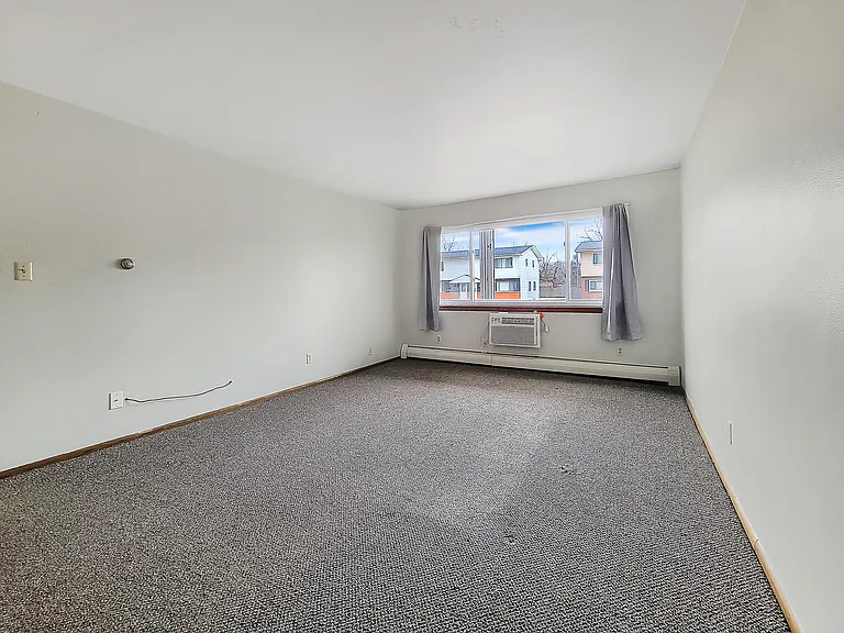 5510 58th Ave #7 — Photo 3