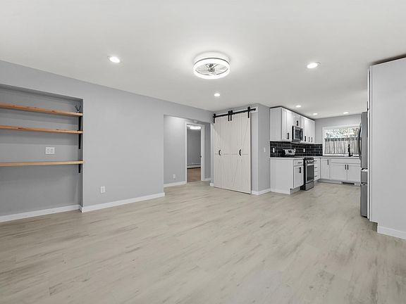 5th image of 616 Lake Shore Dr