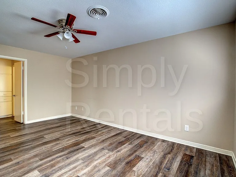 6426 Chapman Dr — Photo 31