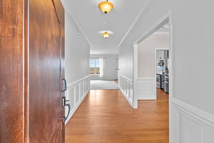 720 Camwheel Dr — Photo 5