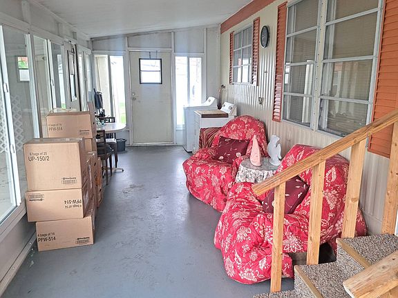 5th image of 206 3rd St