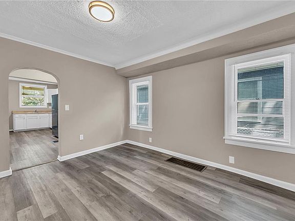 5th image of 5342 Garfield Ave