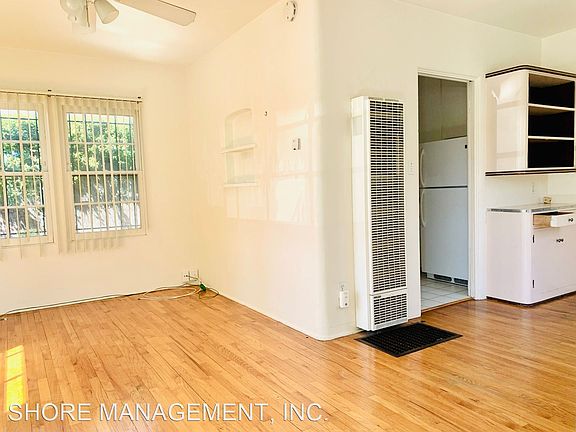 3rd image of 4063 Mississippi St