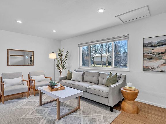 2nd image of 3505 Moorhead Ave