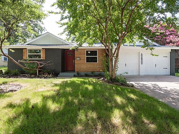 2nd image of 925 Oak Cliff Dr