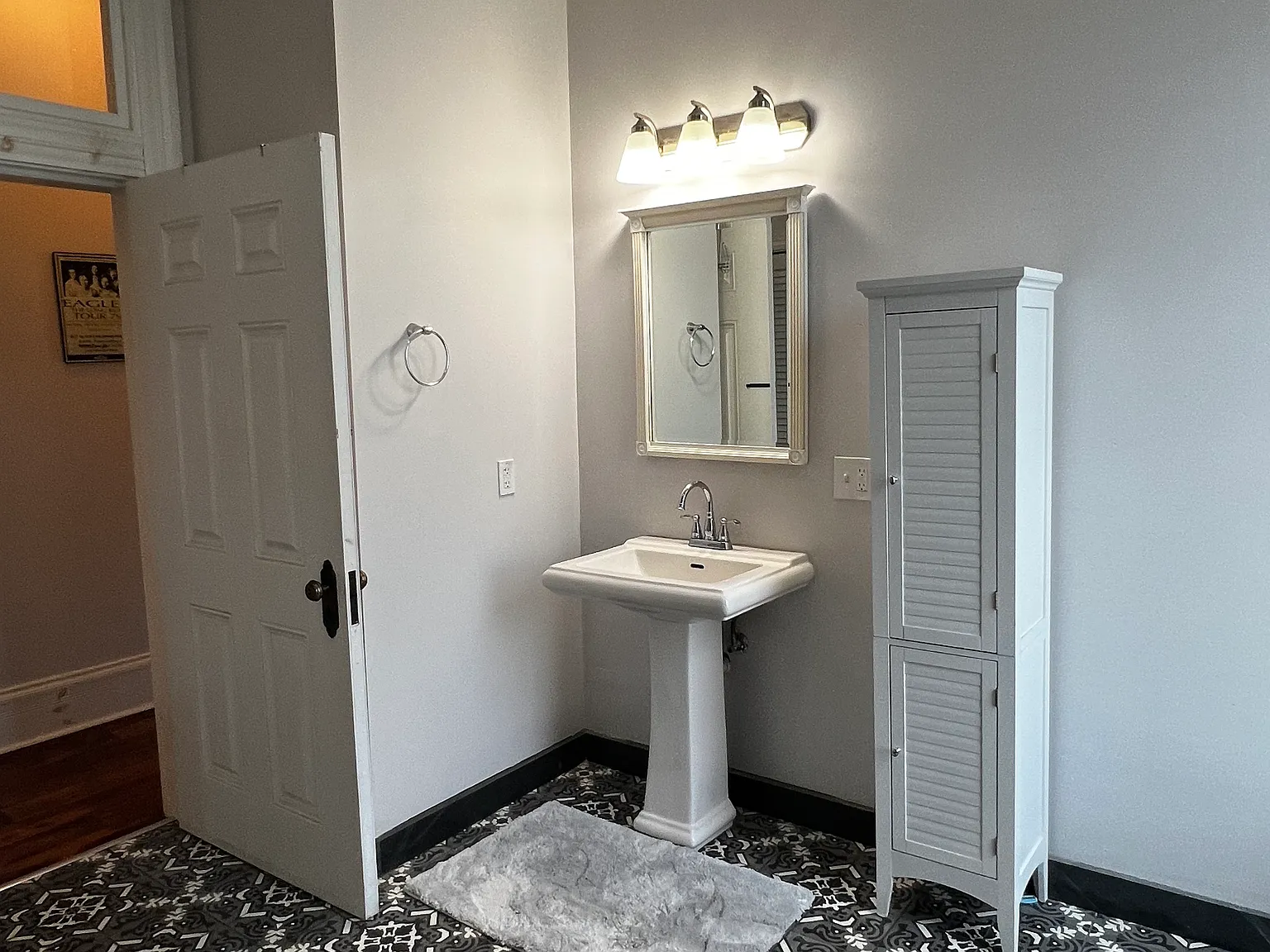 2 bed, 1600 sqft, $2,000 — Photo 4