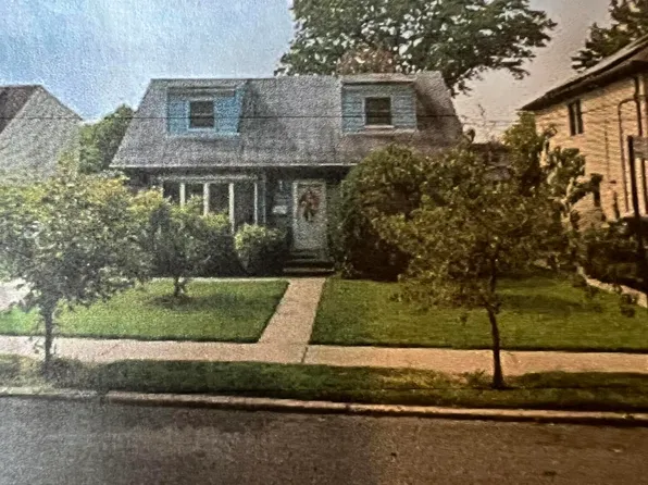 42 Greaves Ave, Staten Island, NY 10308
