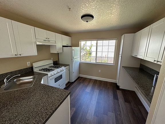 3rd image of 6719-6731 SE 82nd Ave #8