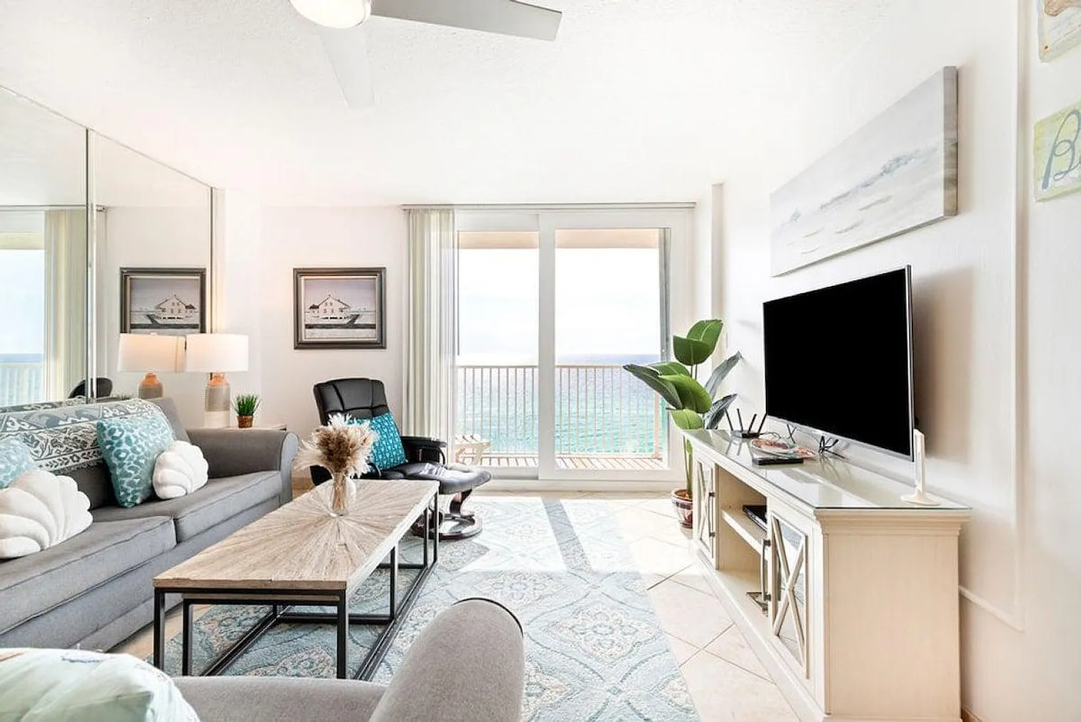 2 bed, 2.0 bath, 1001 sqft, $4,065 — Photo 4