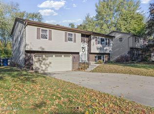 4605 Charlesgate Rd, Sylvania, OH 43560