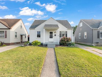 19704 Rosedale St, Saint Clair Shores, MI, 48080