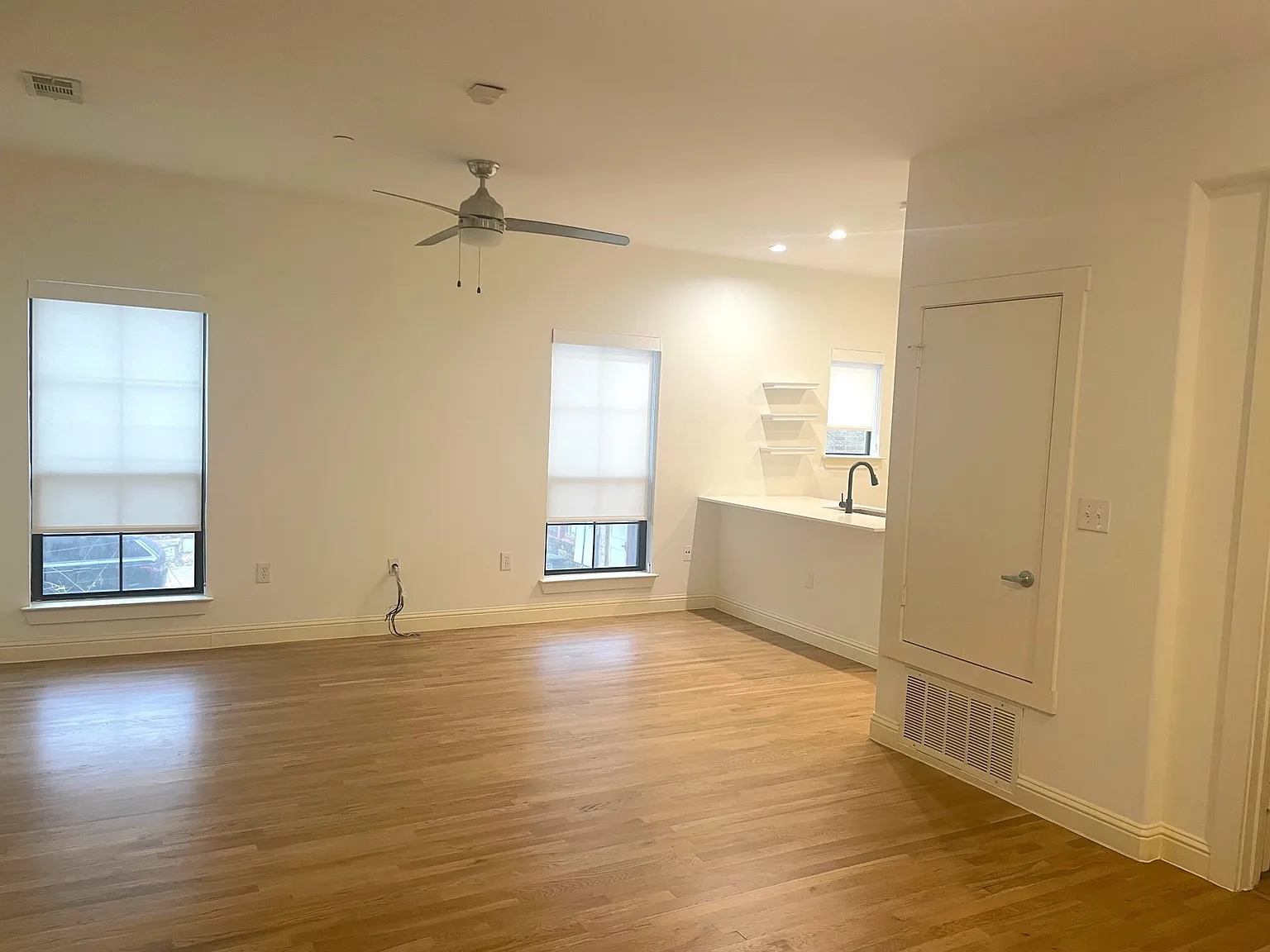 2 bed, 2.0 bath, 1023 sqft, $1,950 — Photo 3