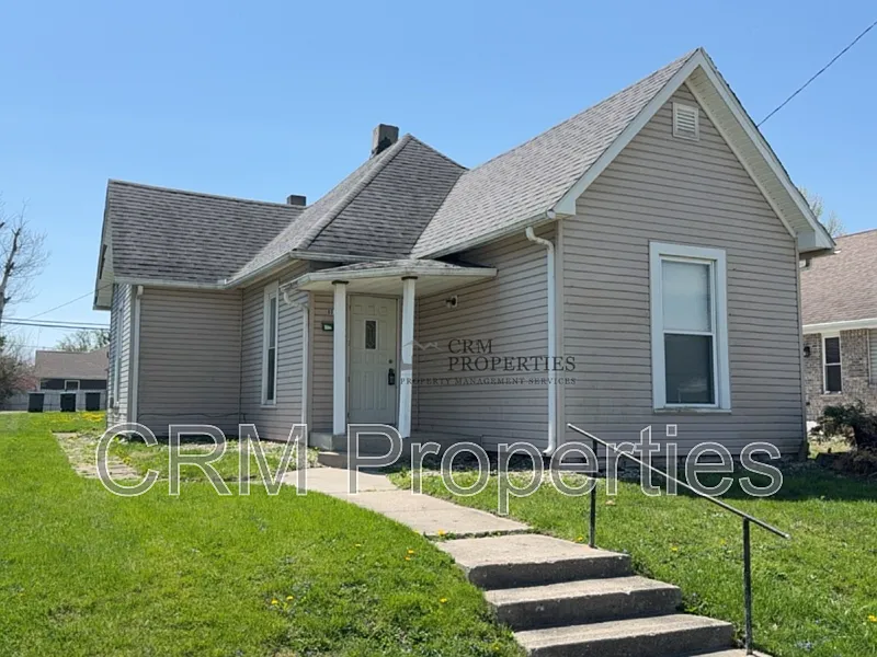 807 W State St photo 1