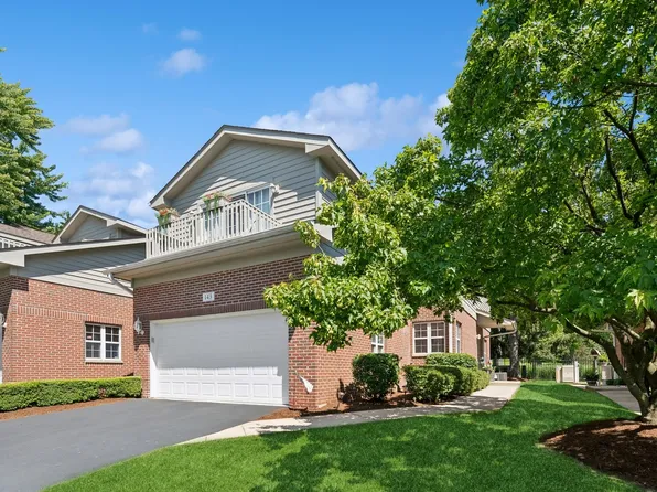 143 Willow Creek Ln, Willow Springs, IL 60480