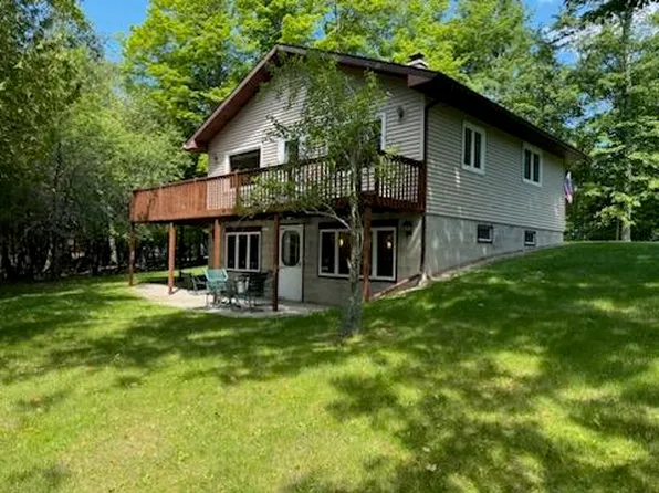 W18011 Long Point Rd, Germfask, MI 49836