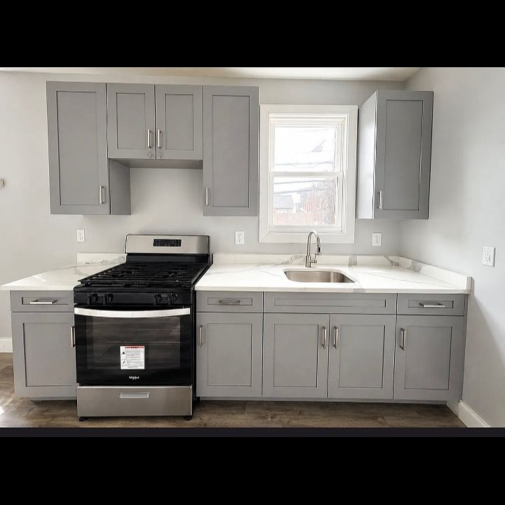 1st image of 465 Ferry St #1L
