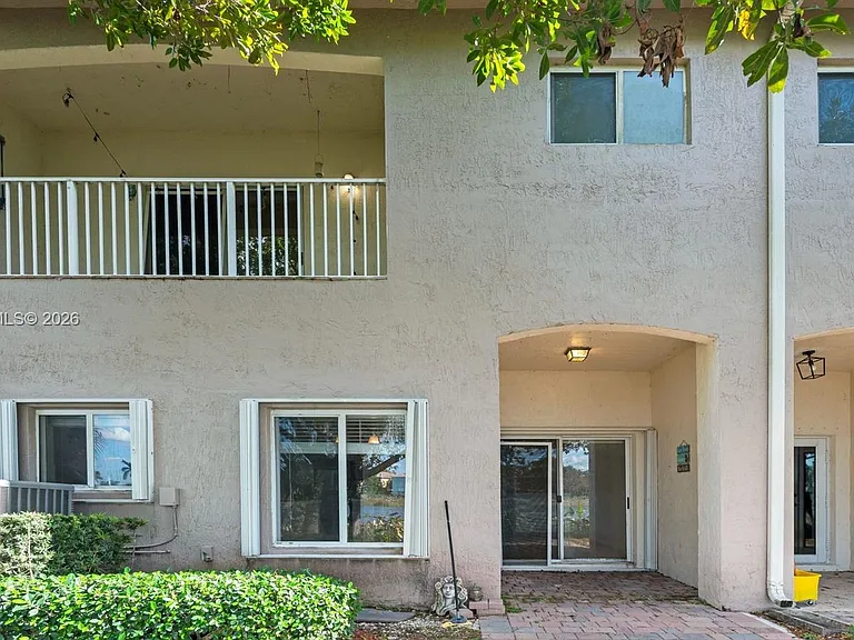 1916 SE 23rd Ave #1916 — Photo 5