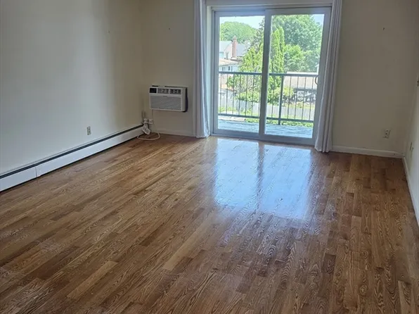 44 Lexington Ave APT 23, Gloucester, MA 01930