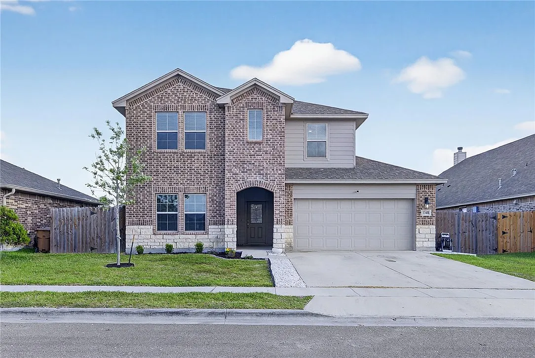 4 bed, 3.0 bath, 2407 sqft, $3,000 — Photo 1