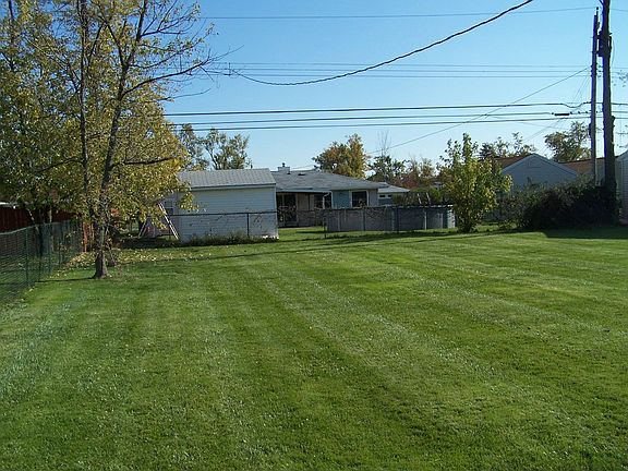 Fenced Yard