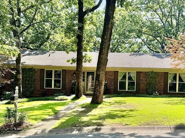 24 Sugar Creek Rd, N Little Rock, AR 72116
