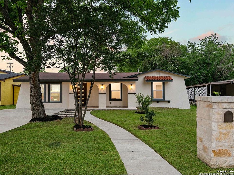 1st image of 271 CLIFFWOOD DR