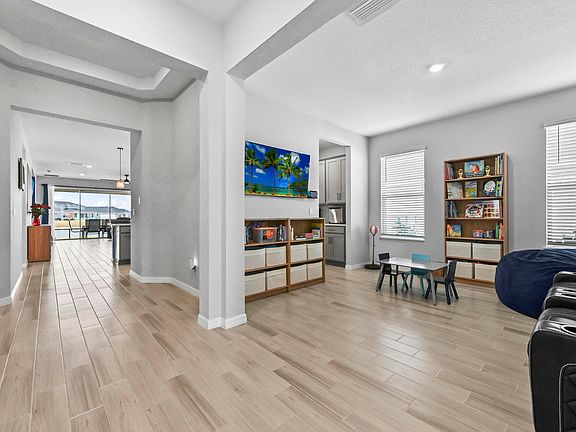 4th image of 11588 SW Macelli Way
